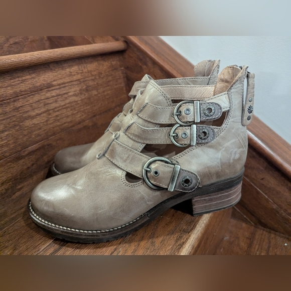 Dromedaris Shoes - Dromedaris Women's Kelsy Taupe Brown Leather Ankle Boots Size 40